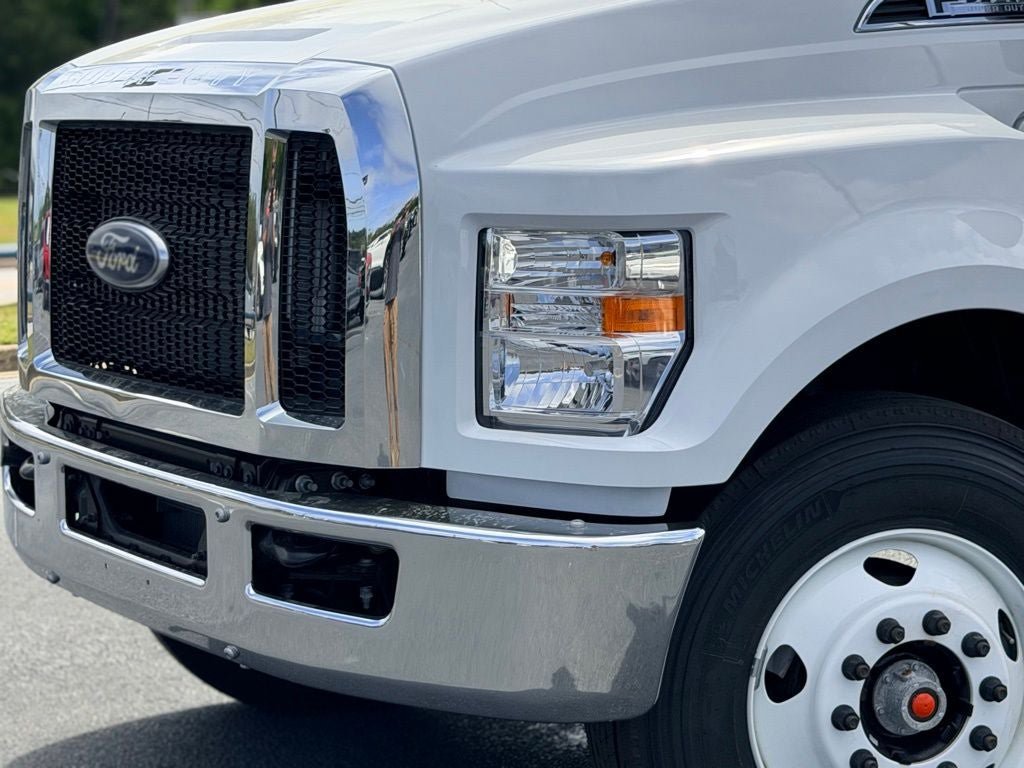 New 2027 Ford F750 2WD Regular Cab Super Duty image 3