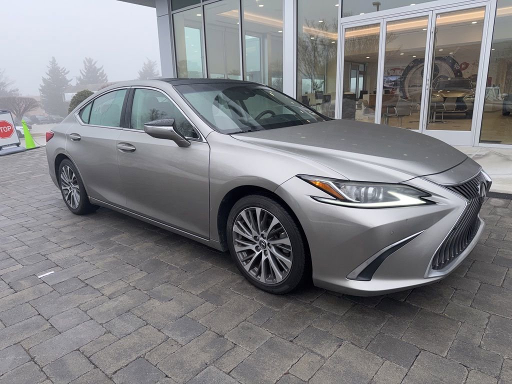 Used 2019 Lexus ES 350 Luxury image 2