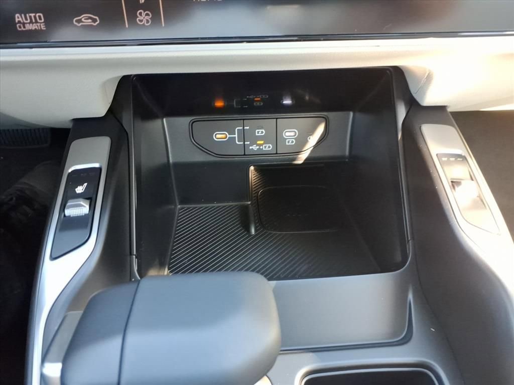 New 2026 Kia Sorento S w/ S Panoramic Sunroof Package FWD image 18
