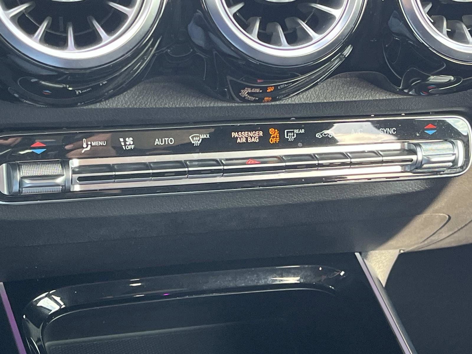 Used 2021 Mercedes-Benz GLB 250 w/ Premium Package image 28