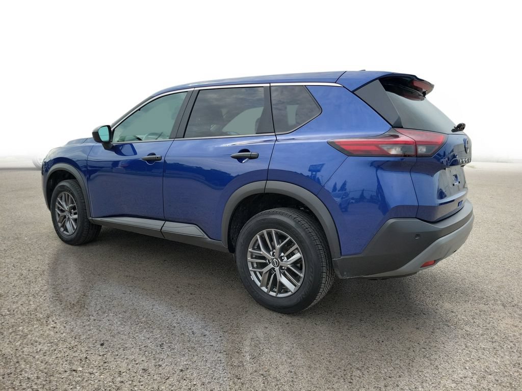 Used 2023 Nissan Rogue S AWD/4WD image 3