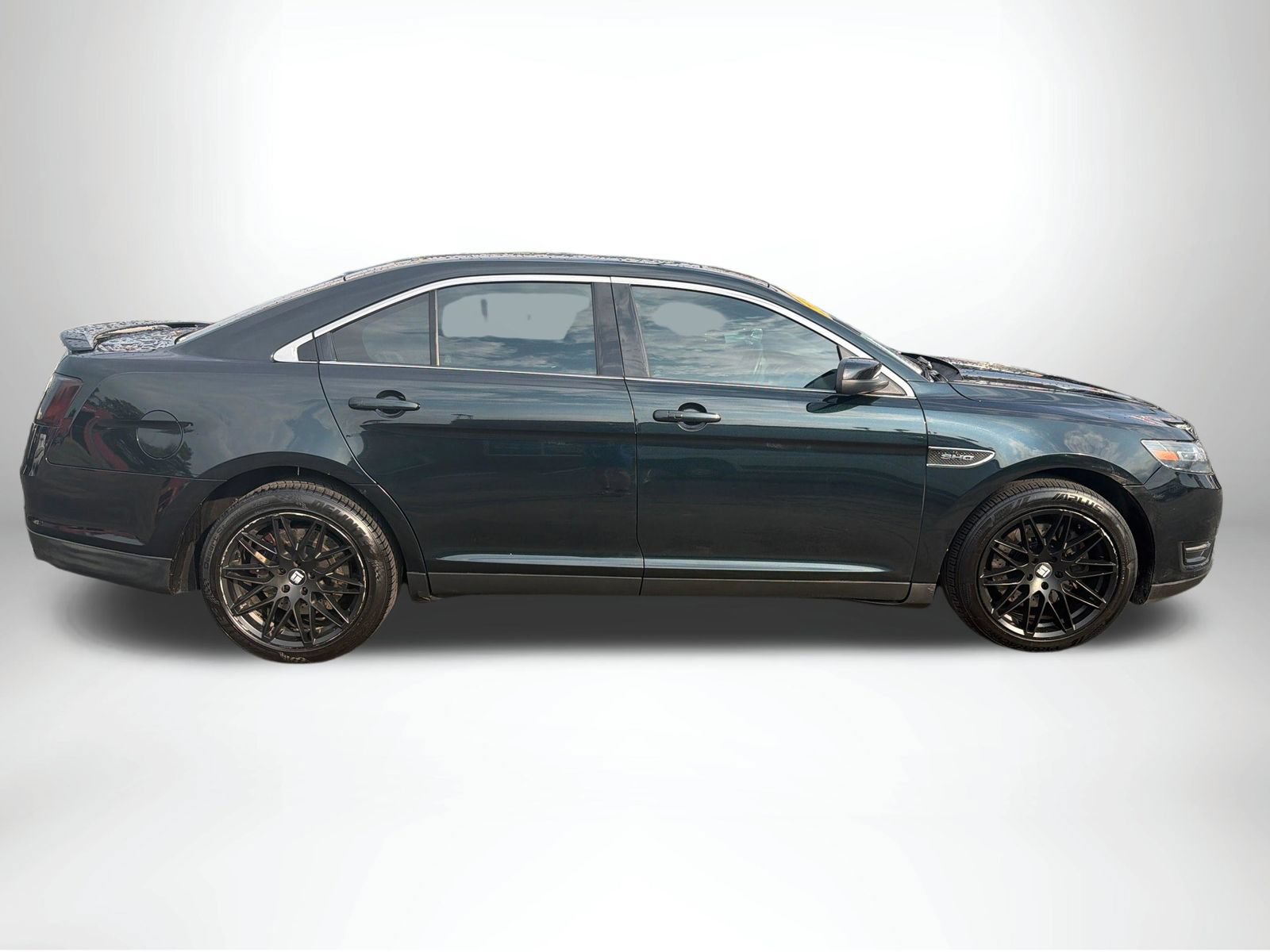Used 2014 Ford Taurus SHO AWD/4WD image 8