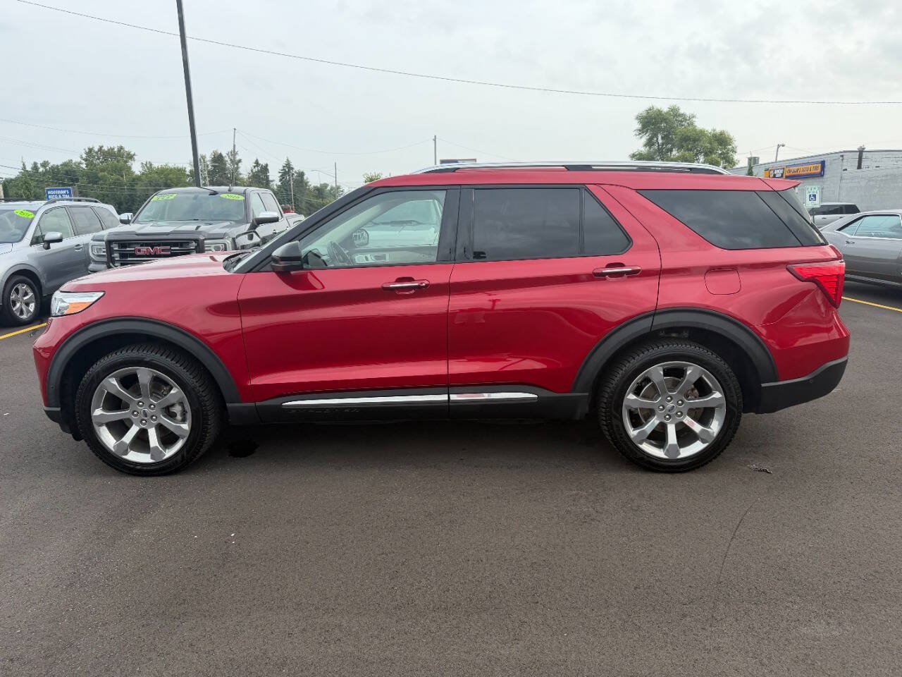 Used 2020 Ford Explorer Platinum w/ Premium Technology Package AWD/4WD image 2