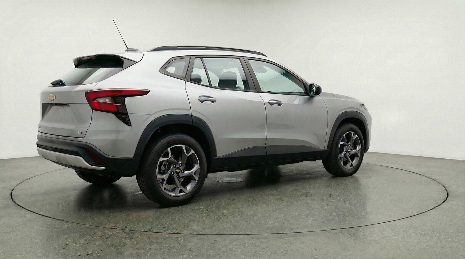 Used 2025 Chevrolet Trax LT image 7