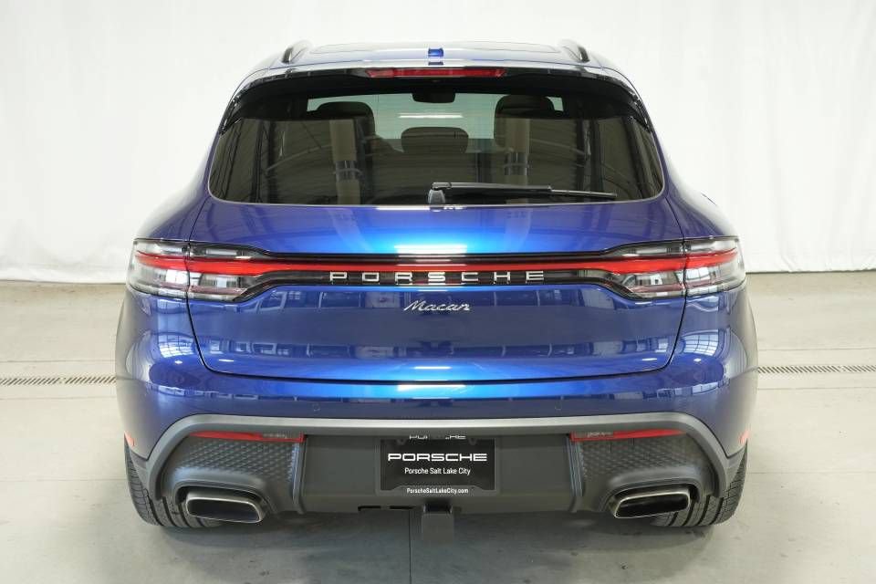 Certified 2026 Porsche Macan AWD/4WD image 11