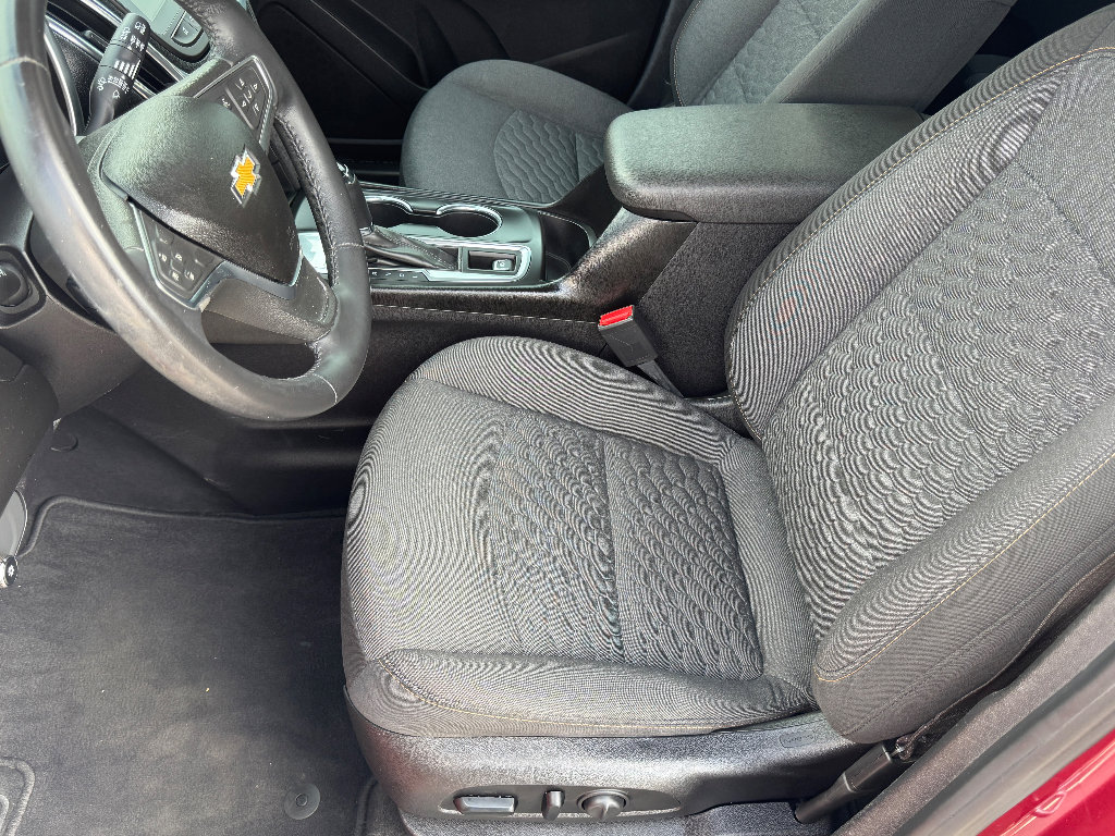 Used 2018 Chevrolet Equinox LT w/ Sun & Infotainment Package image 18