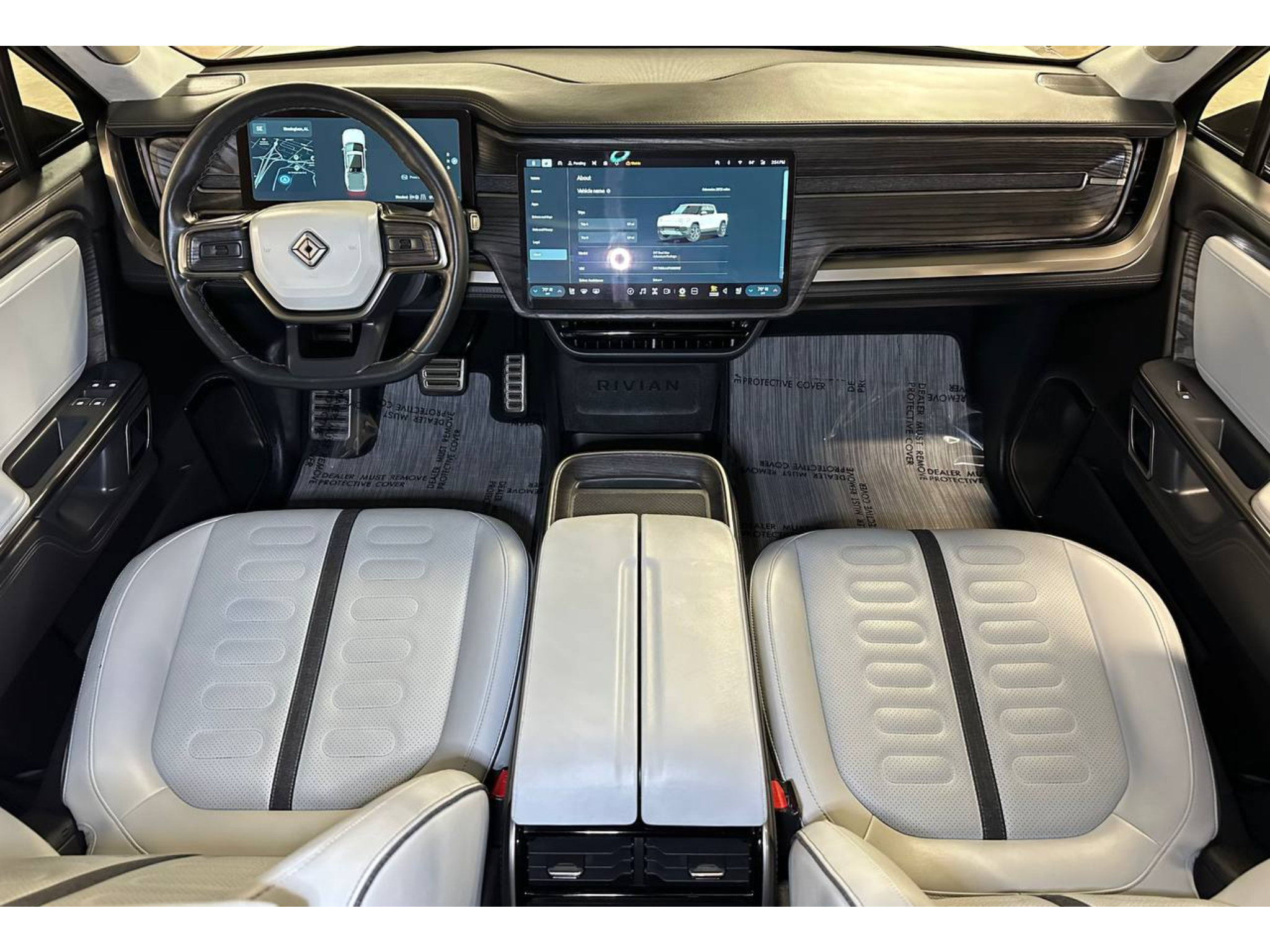 Used 2023 Rivian R1T Adventure Dual AWD/4WD image 23