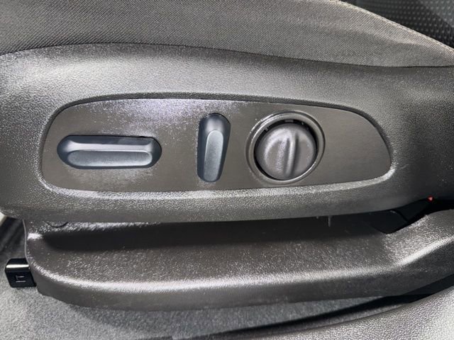 Used 2023 GMC Acadia SLE w/ Driver Convenience Package image 14