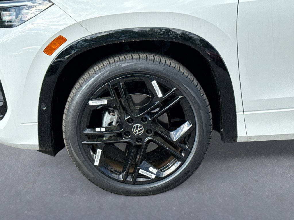 New 2026 Volkswagen Tiguan SE R-Line FWD image 18