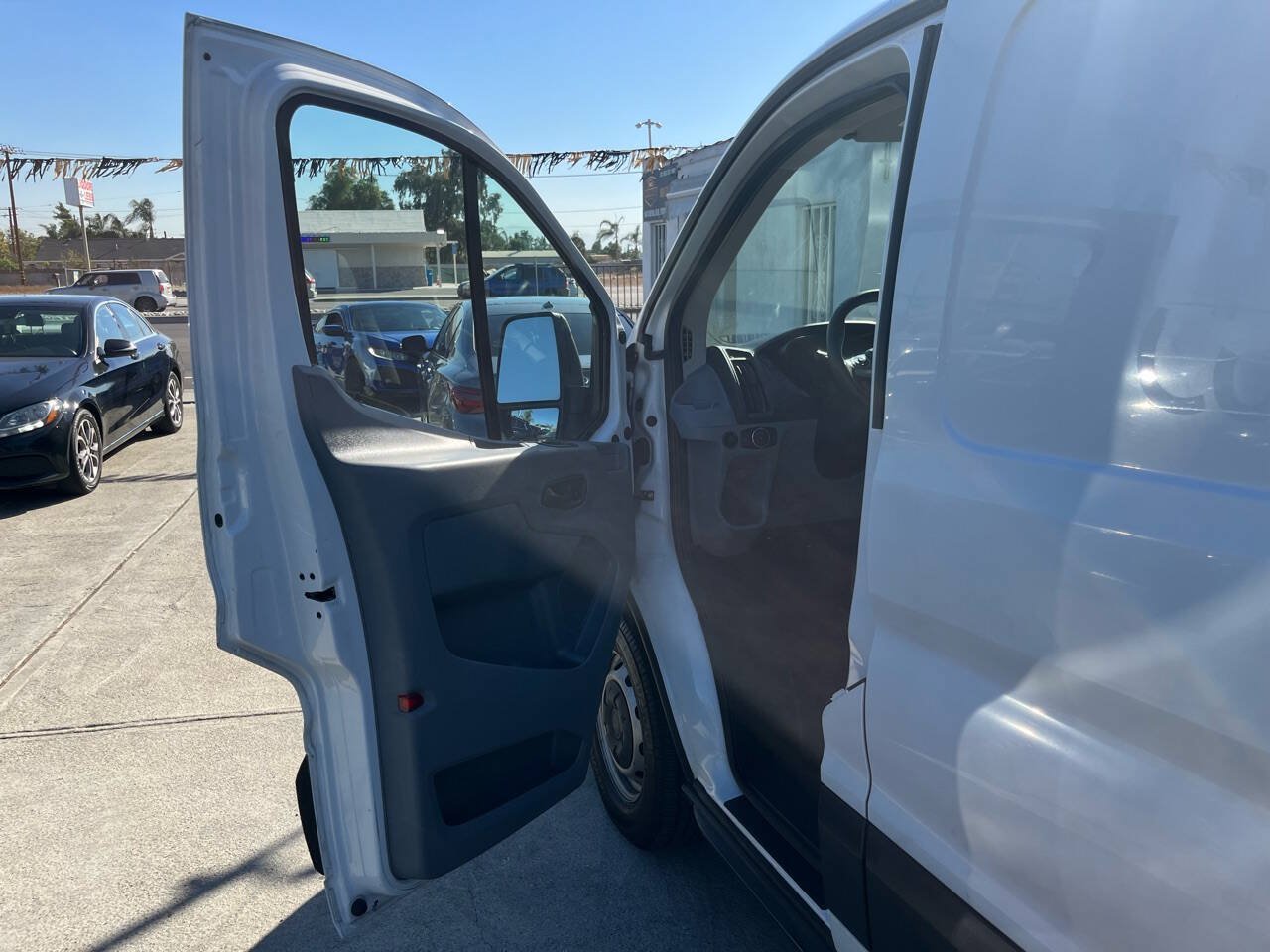 Used 2018 Ford Transit 250 148 Low Roof RWD image 17