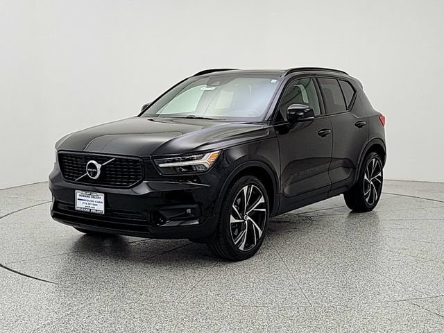Used 2019 Volvo XC40 T5 R-Design