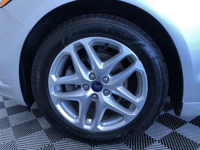 Used 2013 Ford Fusion SE image 17