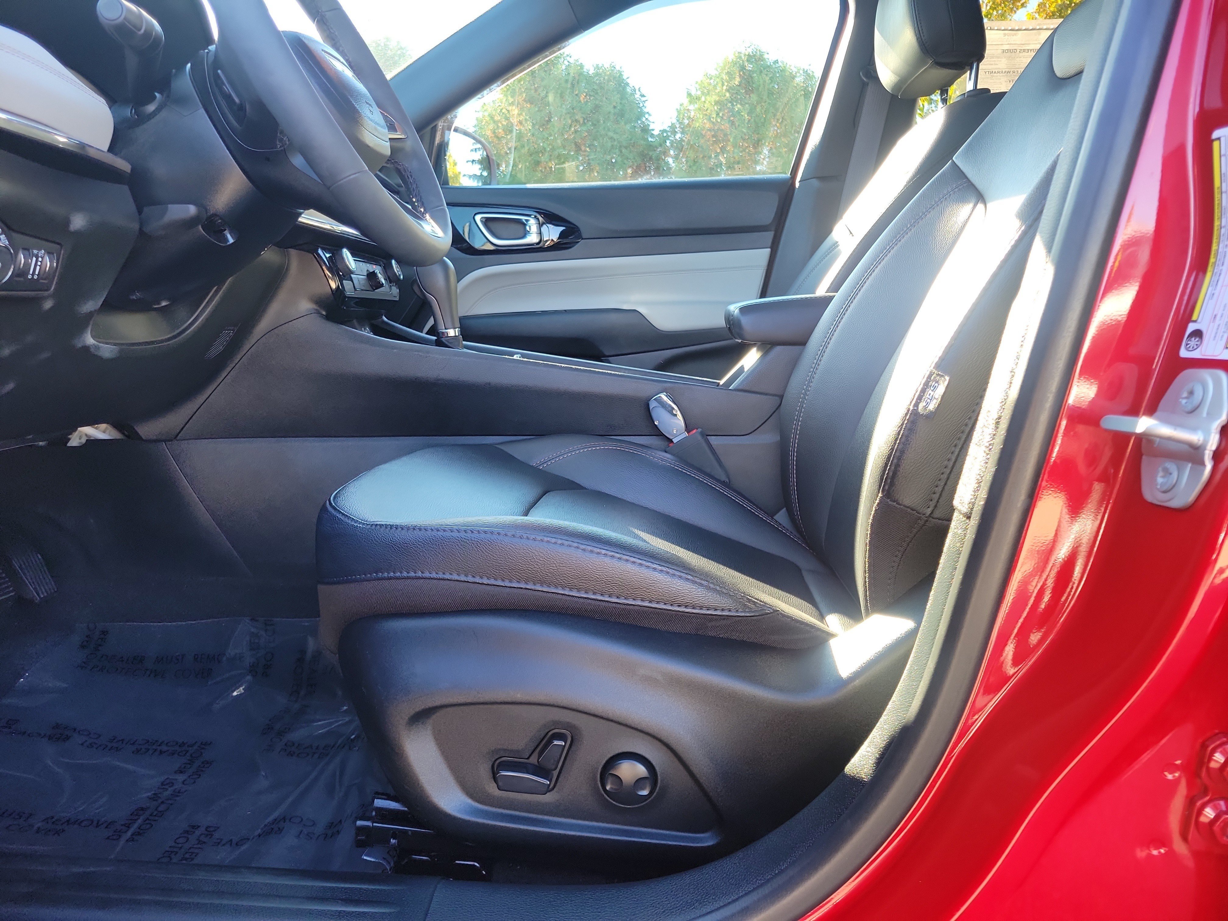 Used 2024 Jeep Compass Limited w/ Sun and Sound Group AWD/4WD image 16