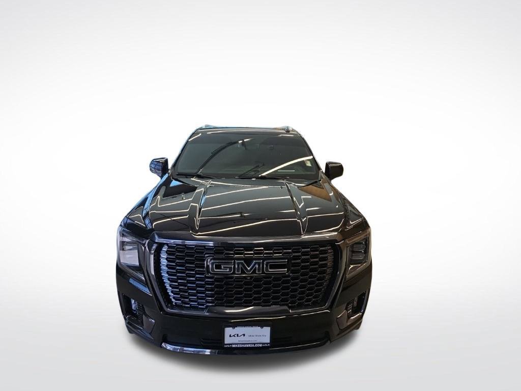 Used 2023 GMC Yukon XL Denali Ultimate AWD/4WD image 5