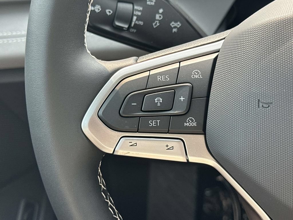 New 2026 Volkswagen Tiguan SE AWD/4WD image 15