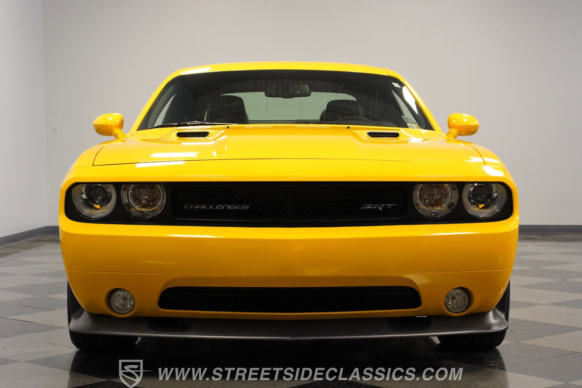 Used 2012 Dodge Challenger SRT8 Yellow Jacket w/ Premium Sound Group RWD image 17