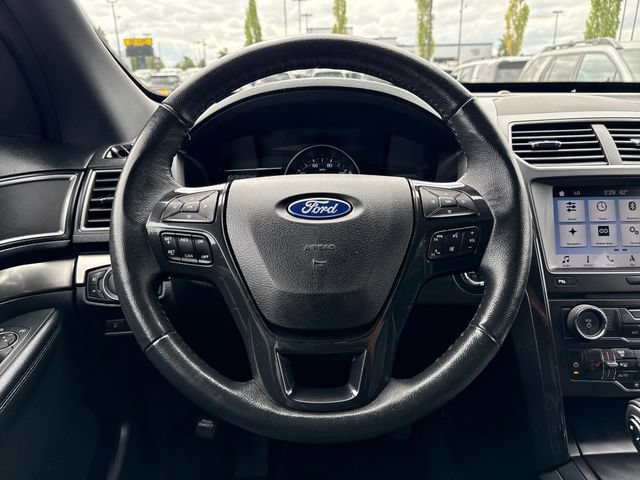 Used 2018 Ford Explorer XLT w/ Equipment Group 202A FWD image 19