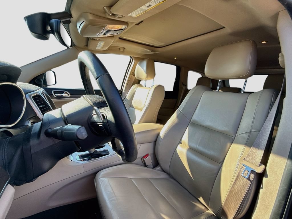 Used 2017 Jeep Grand Cherokee Limited RWD image 12