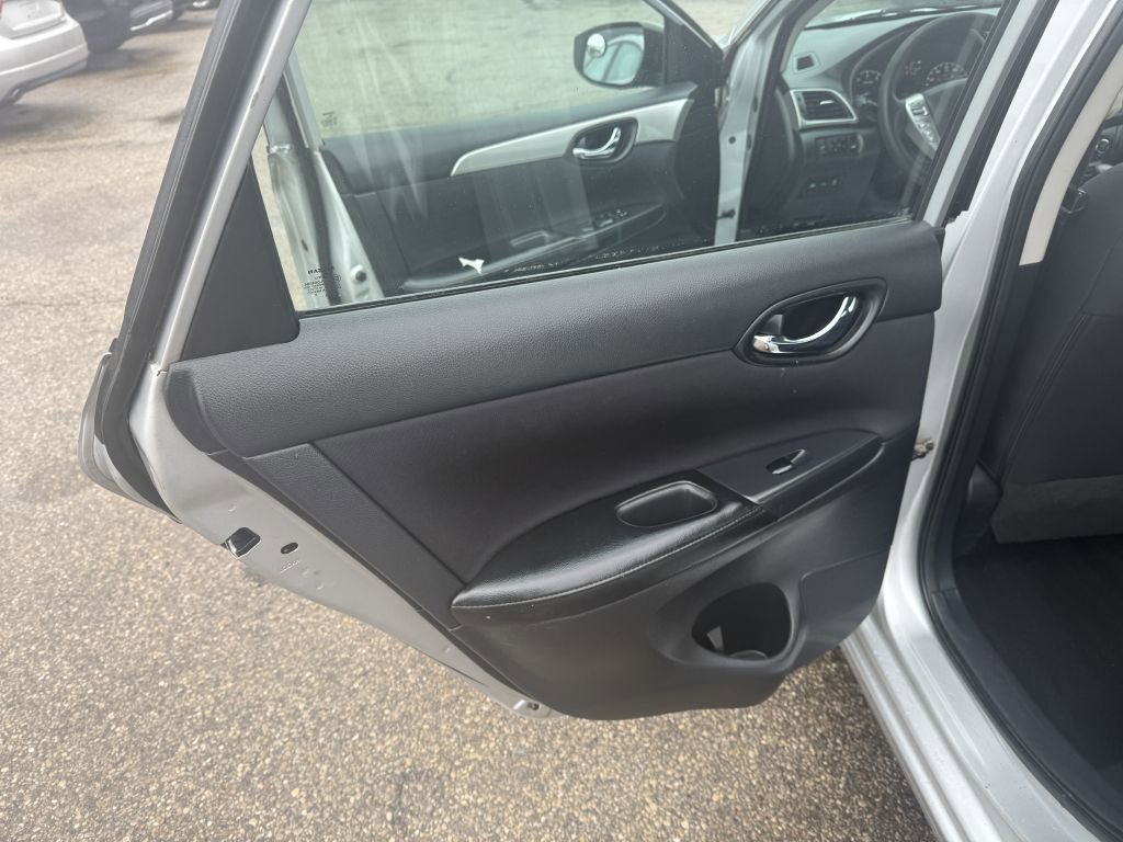 Used 2016 Nissan Sentra S image 12
