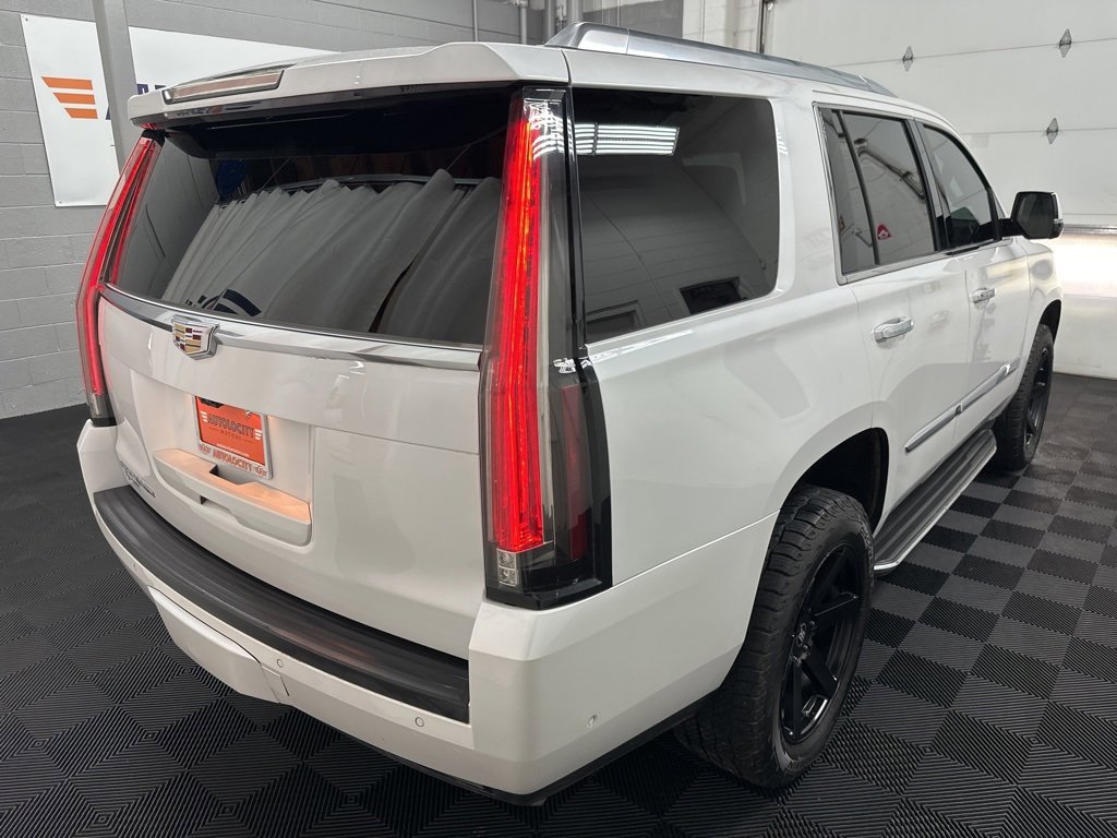 Used 2018 Cadillac Escalade Luxury image 9
