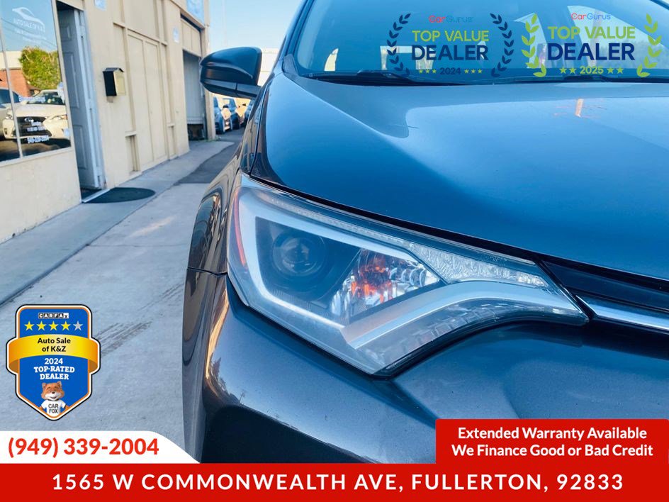 Used 2018 Toyota RAV4 LE w/ Carpet Mat Package image 13