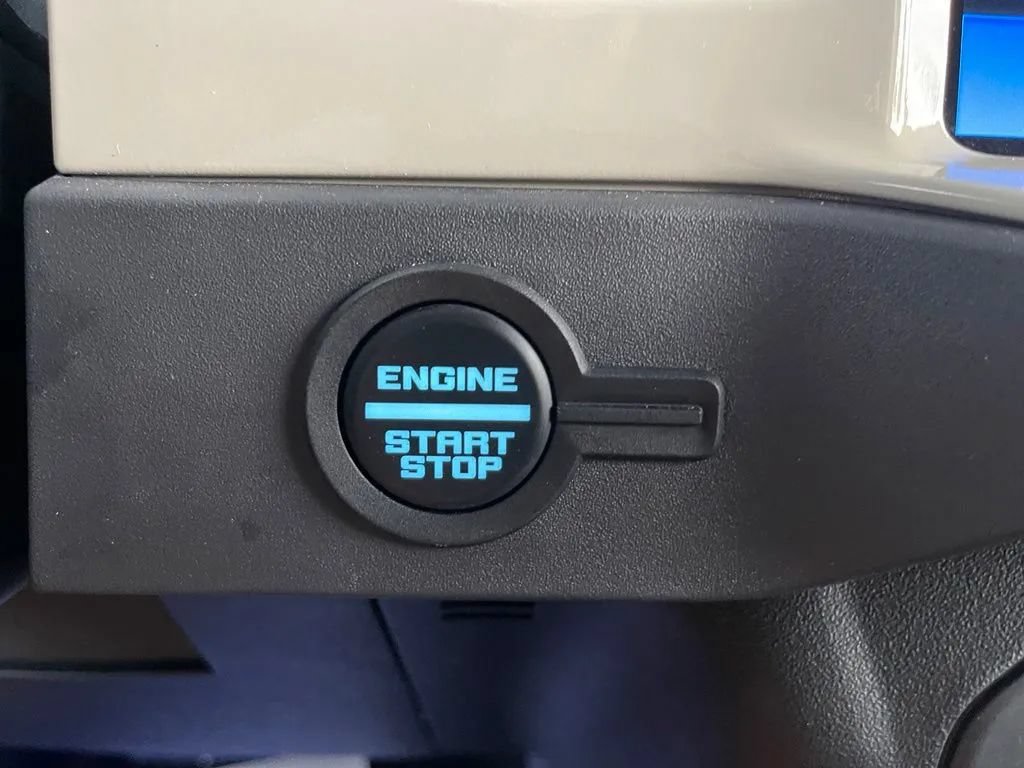 Used 2025 Ford Bronco Outer Banks AWD/4WD image 29