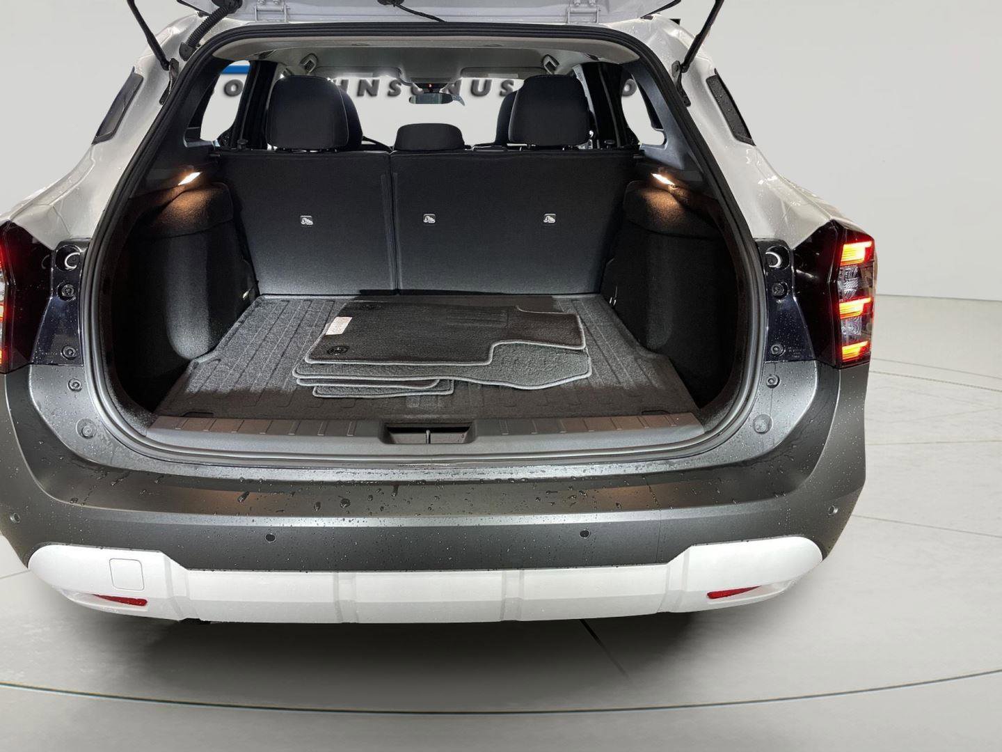 Used 2025 Nissan Kicks SV image 9