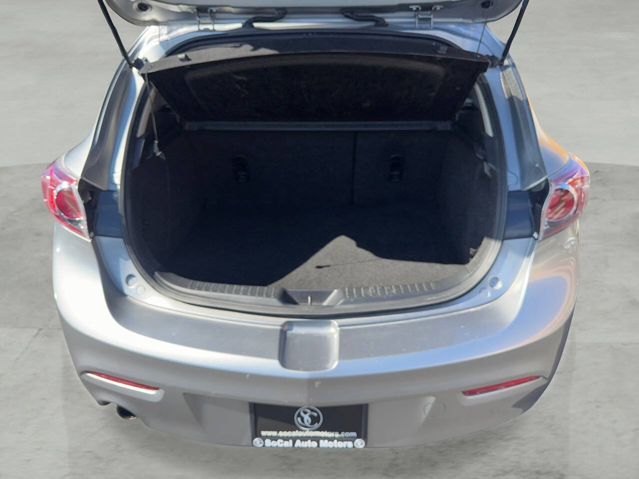 Used 2012 MAZDA MAZDA3 i Grand Touring w/ Tech Pkg FWD image 24