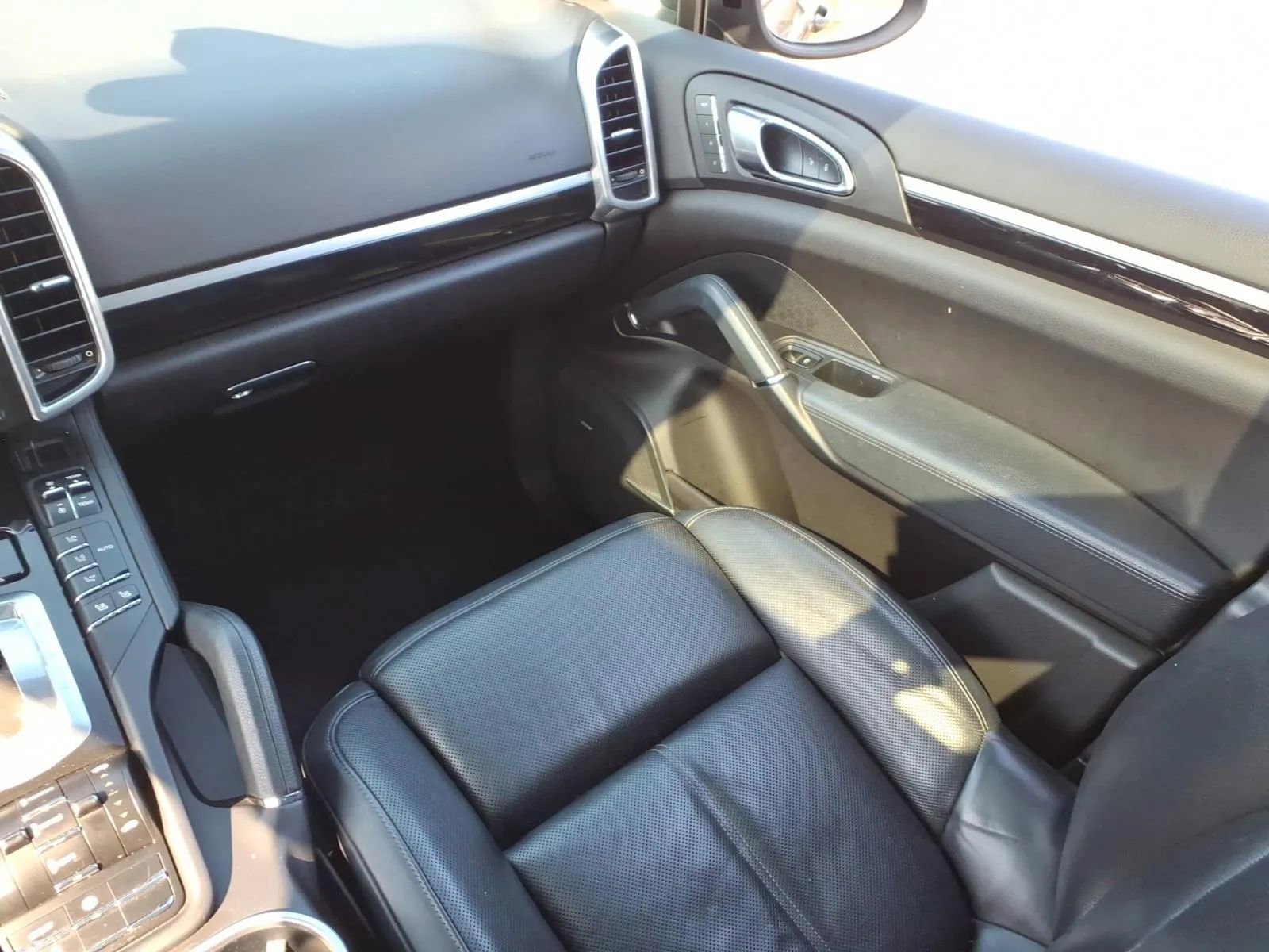 Used 2014 Porsche Cayenne S AWD/4WD image 23