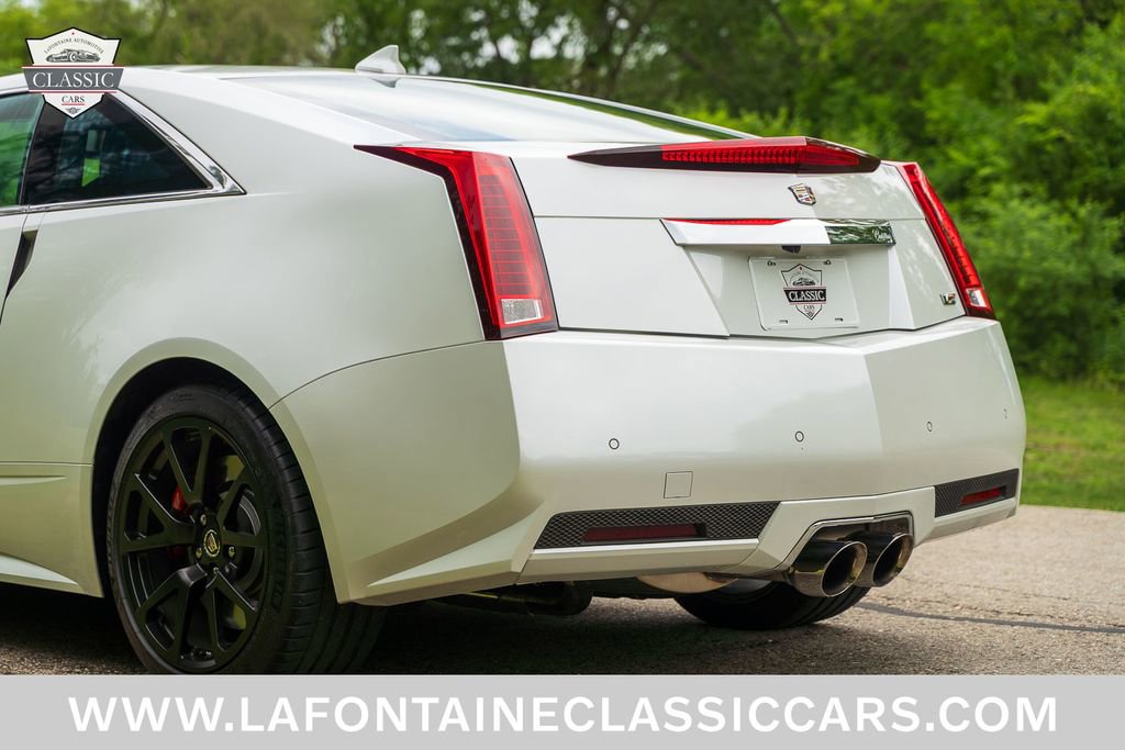 Used 2015 Cadillac CTS V RWD image 29