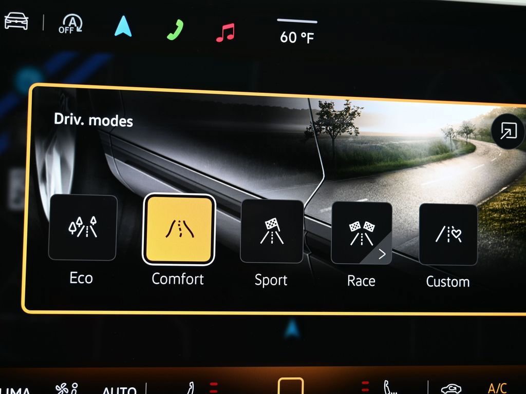 Used 2025 Volkswagen Golf R Black Edition image 12