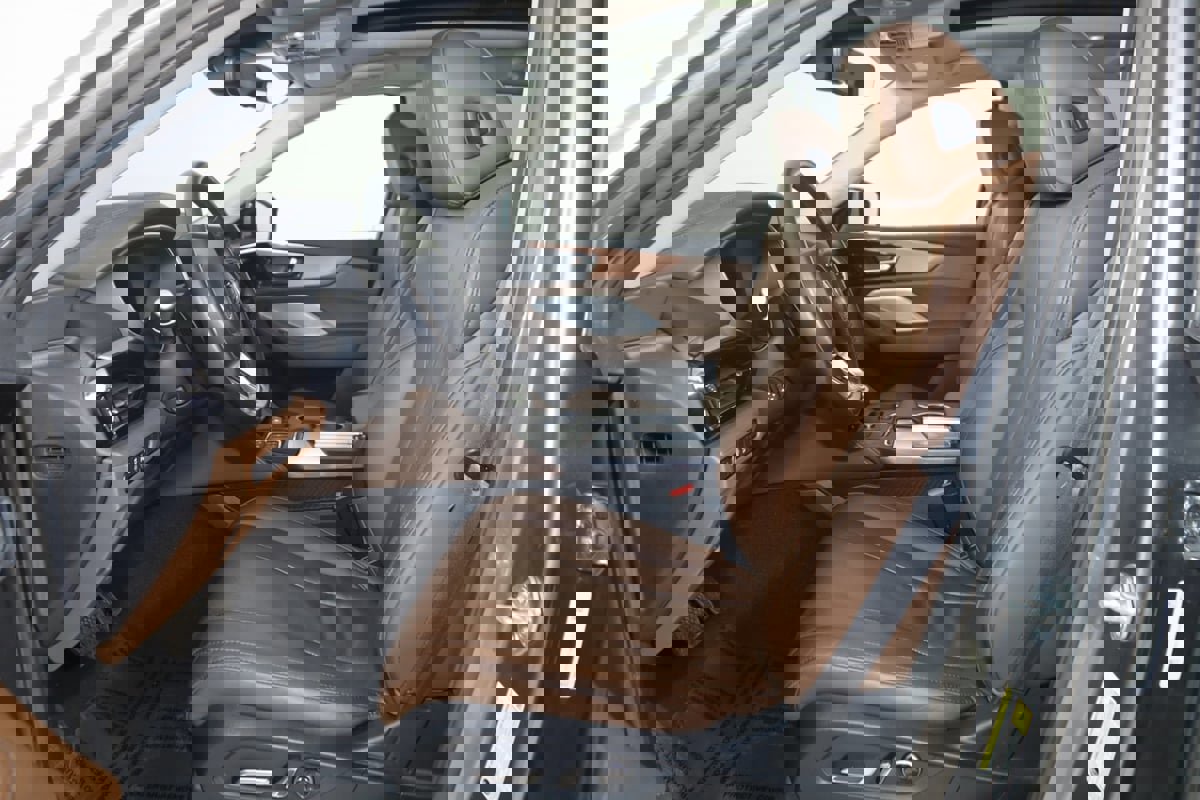 Used 2023 Acura MDX SH-AWD w/ Technology Package image 12