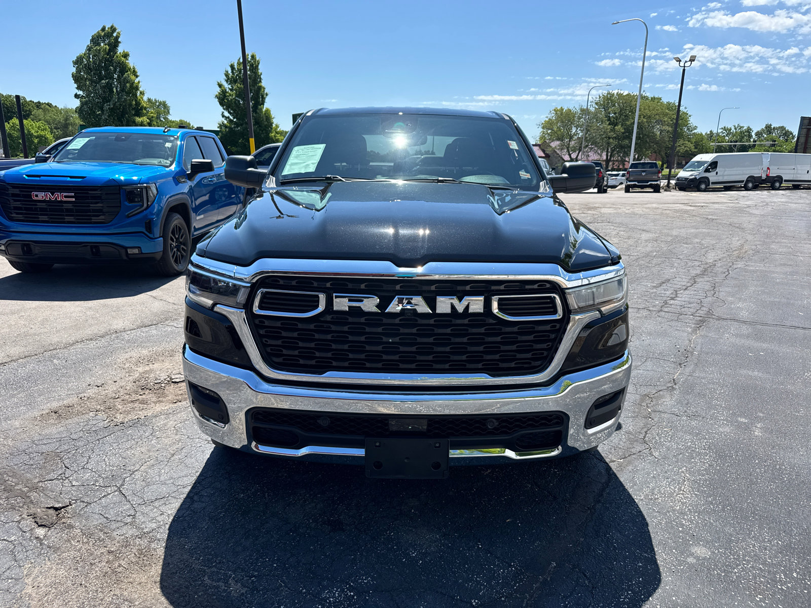 Used 2025 RAM 1500 Big Horn AWD/4WD image 2