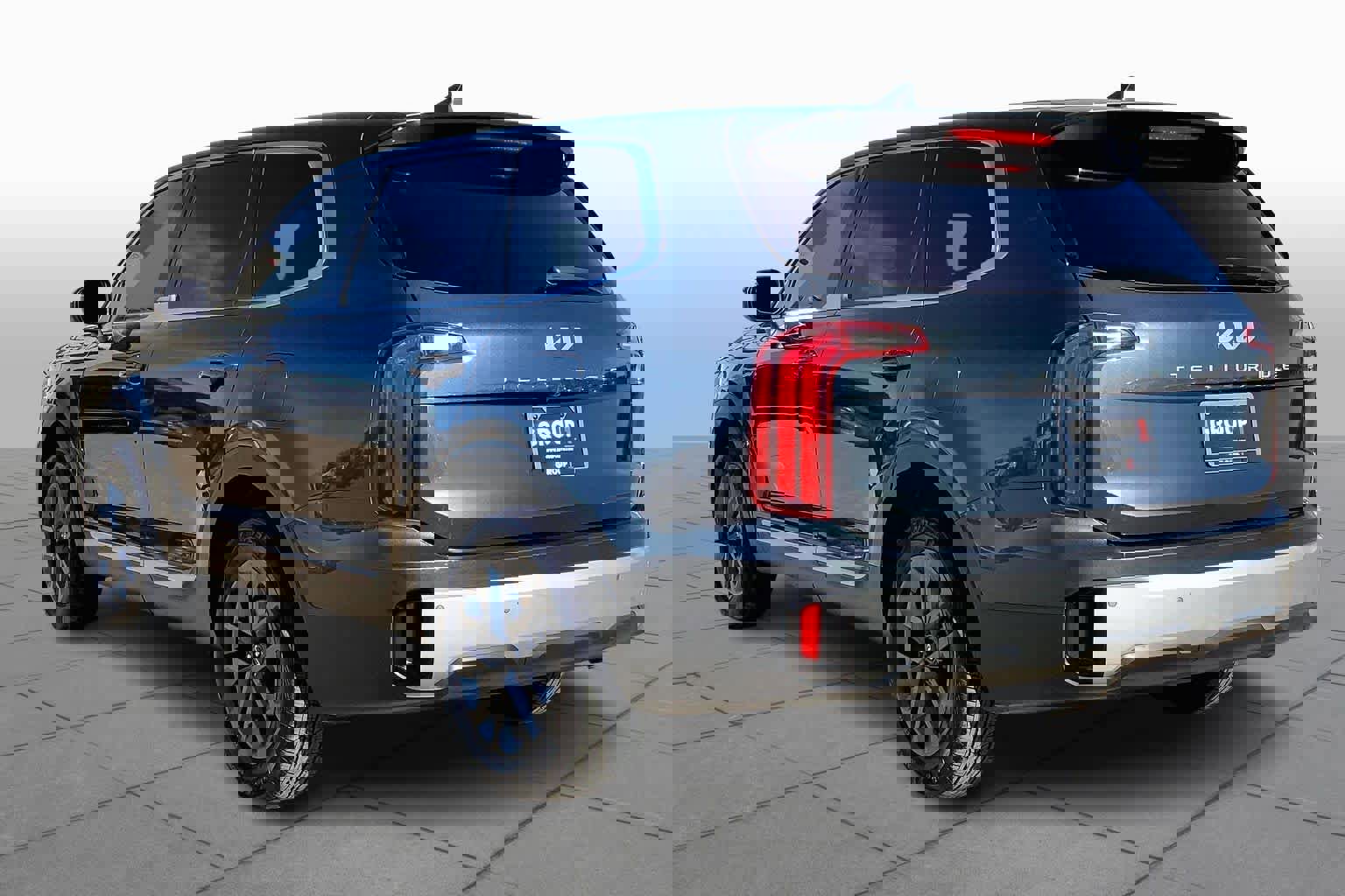 Used 2023 Kia Telluride LX image 11