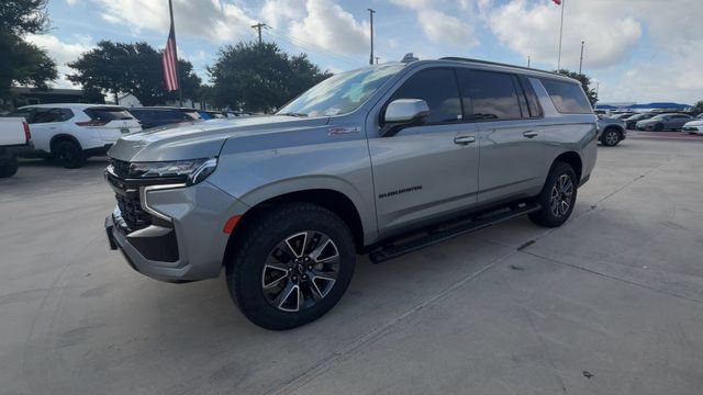 Certified 2024 Chevrolet Suburban Z71 w/ Luxury Package AWD/4WD image 4