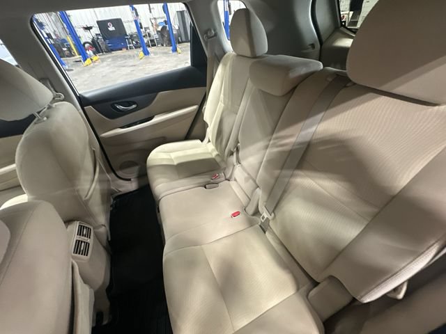 Used 2015 Nissan Rogue S AWD/4WD image 31