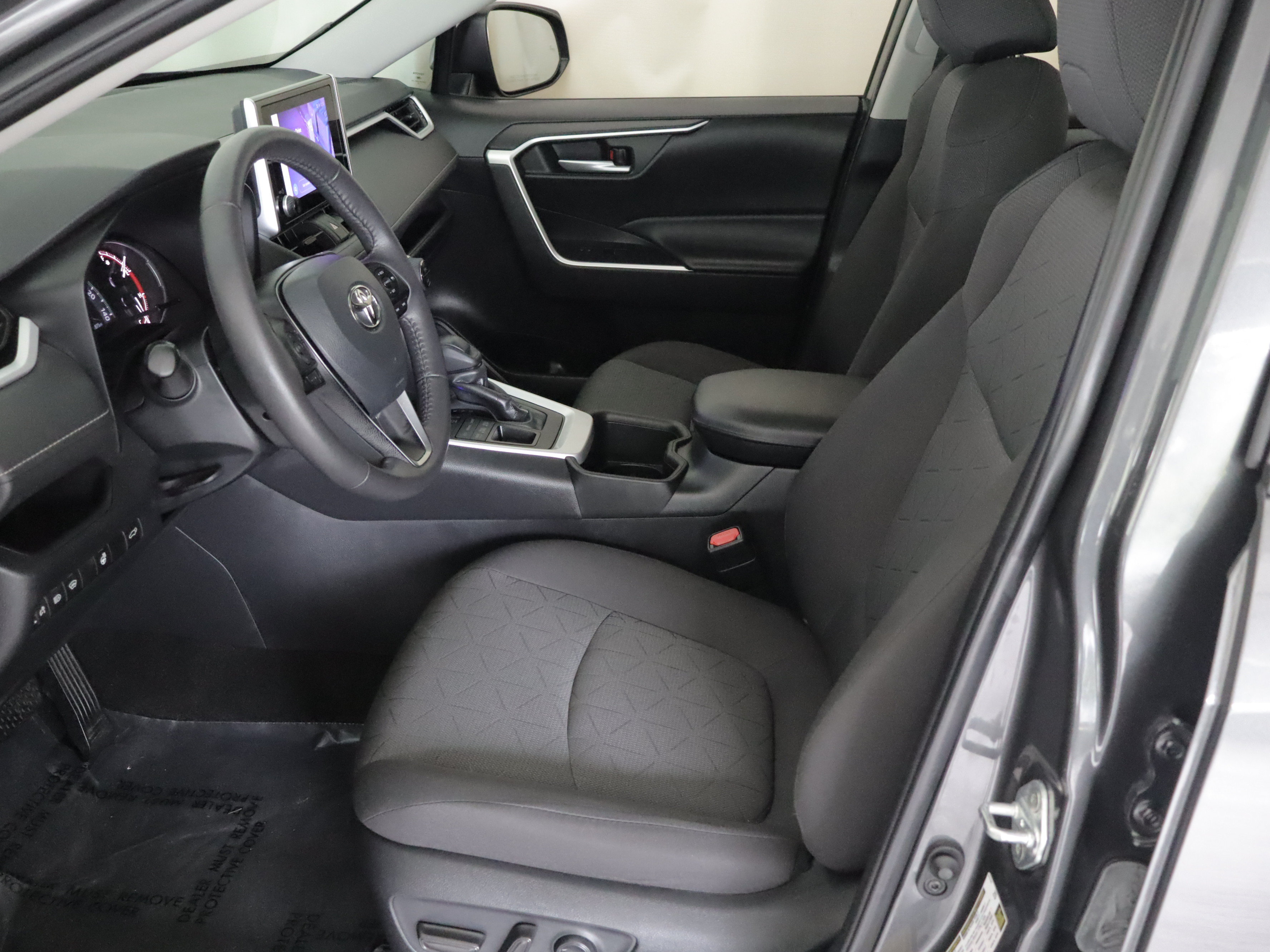 Used 2023 Toyota RAV4 XLE w/ Convenience Package AWD/4WD image 8