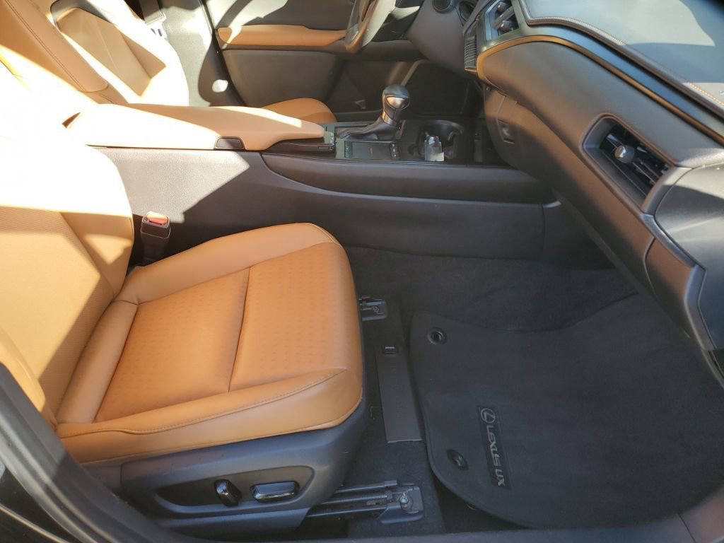 Used 2021 Lexus UX 250h AWD/4WD image 17