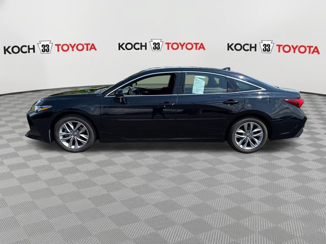 Used 2021 Toyota Avalon XLE w/ Moonroof Package AWD/4WD image 4
