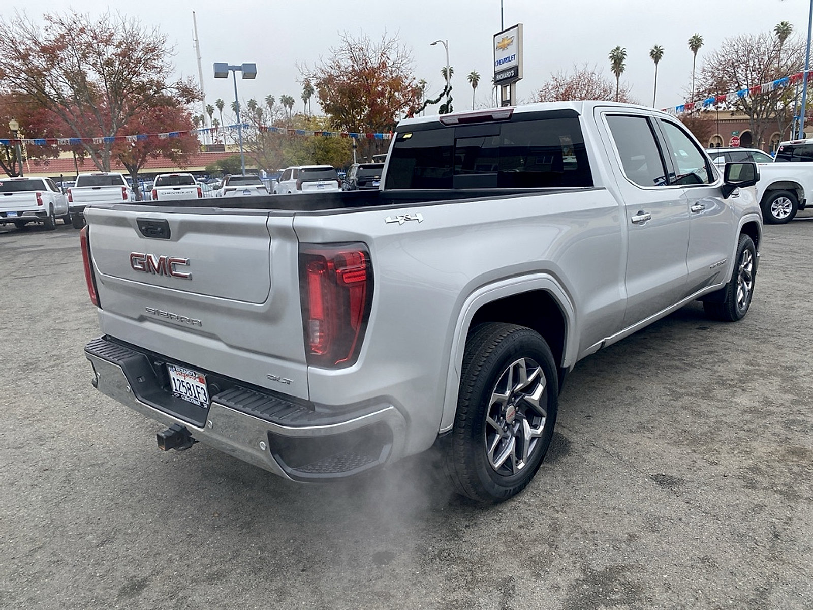 Used 2022 GMC Sierra 1500 SLT w/ SLT Premium Plus Package AWD/4WD image 6