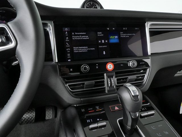 Certified 2026 Porsche Macan AWD/4WD image 12