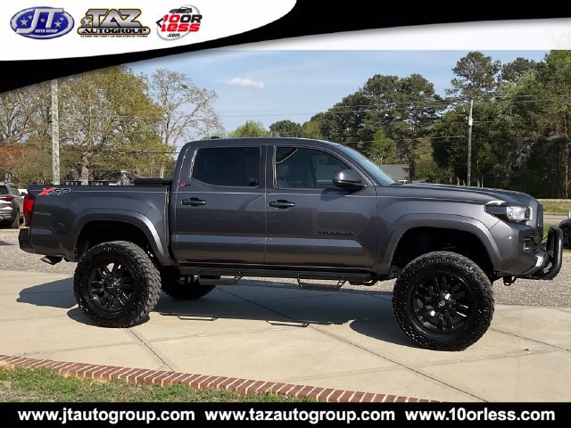 Used 2018 Toyota Tacoma SR5 AWD/4WD image 8