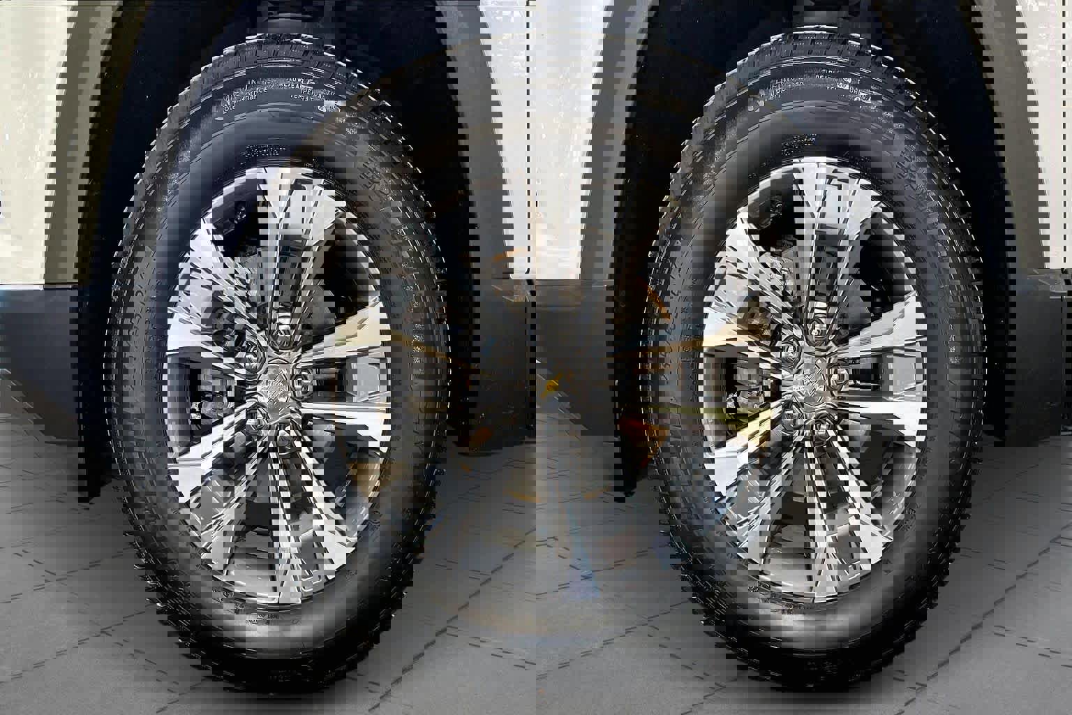 Used 2025 Chevrolet Equinox LT image 9