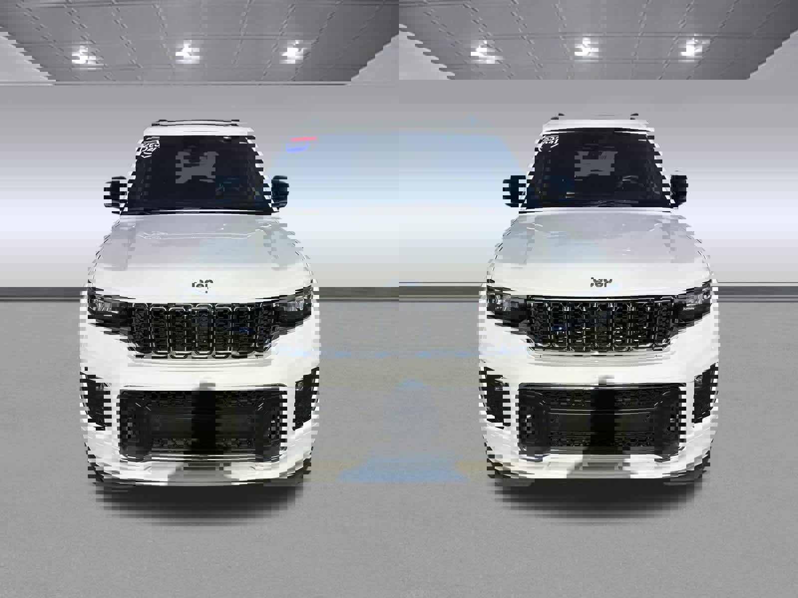Used 2023 Jeep Grand Cherokee L Overland image 2