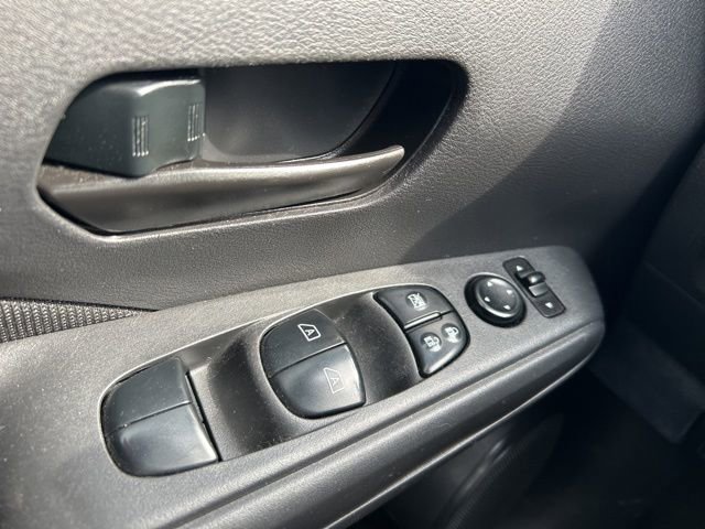 Used 2022 Nissan Kicks S FWD image 16