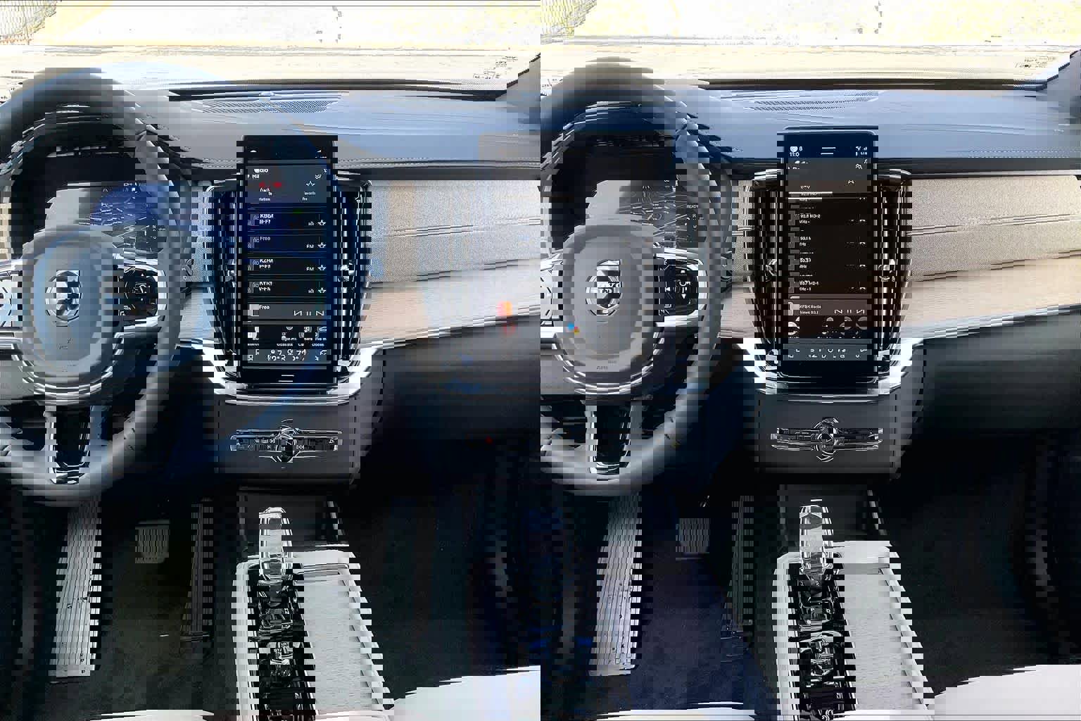 New 2026 Volvo XC90 T8 Plus image 9