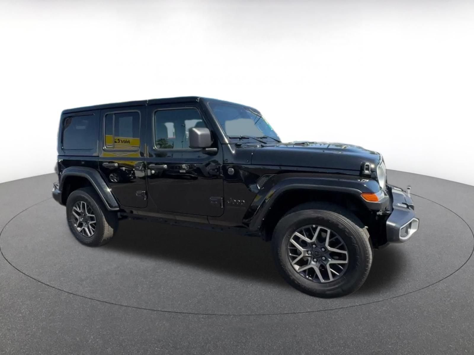 Used 2025 Jeep Wrangler Unlimited Sahara AWD/4WD image 2