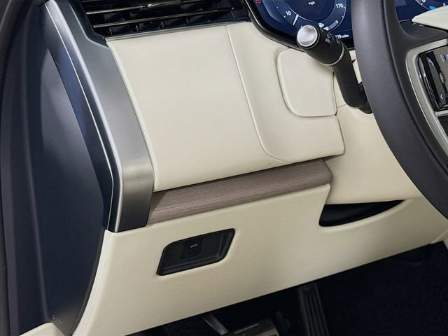 Certified 2025 Land Rover Range Rover Long Wheelbase SE image 10