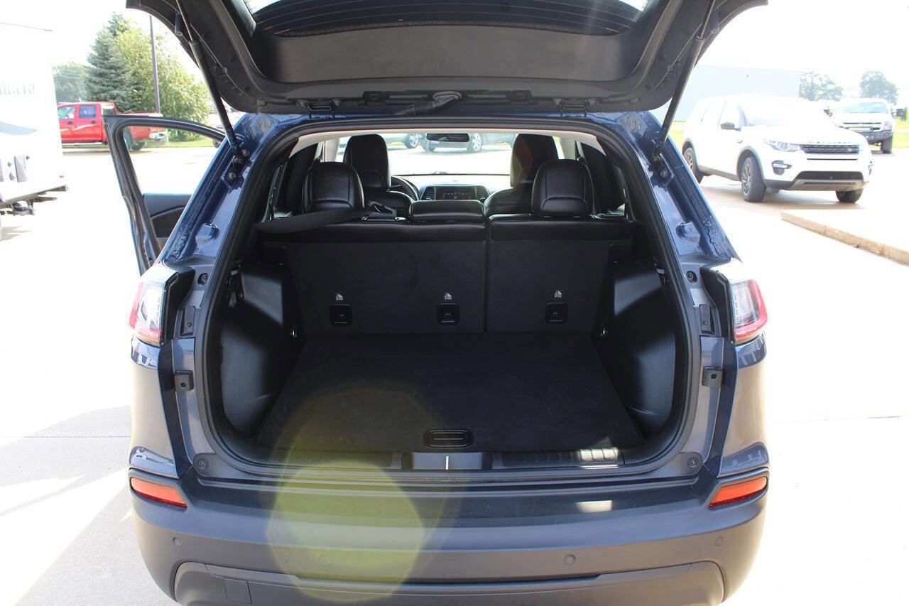 Used 2020 Jeep Cherokee Latitude Plus w/ Travel & Safety Group FWD image 18