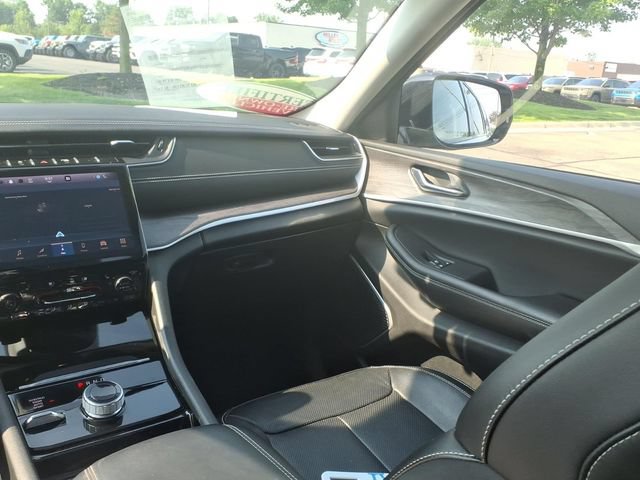 Certified 2022 Jeep Grand Cherokee L Limited w/ Luxury Tech Group II AWD/4WD image 12
